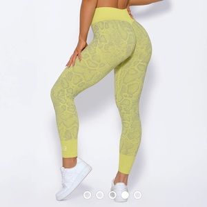 Like new Bombshell Sportswear snakeskin seamless leggings - worn twice size Med